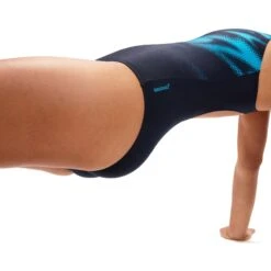 Speedo HyperBoom Placement Muscleback Badpak - True Navy/bolt -Speedo speedo hyperboom placement muscleback bathing suit true navy bolt 7 1424333